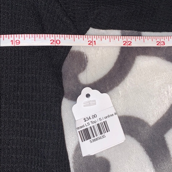 Main Strip Plaid Contrast Top - Picture 5 of 6